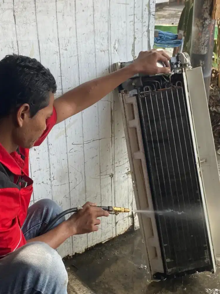 SERVICE AC, PERBAIKAN AC NETES TDK DINGIN,ISI FREON BONGKAR PASANG