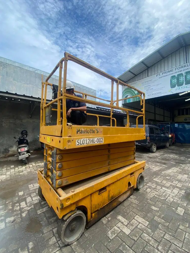 SCISSORLIFT 14 METER MEREK COMPACT