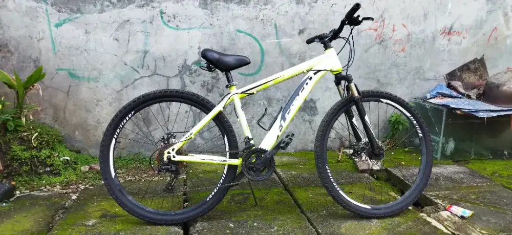 Sepeda MTB Element Alton