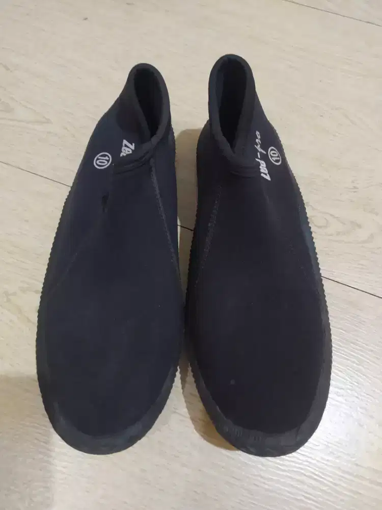 SEPATU PANTAI (SIZE 43)