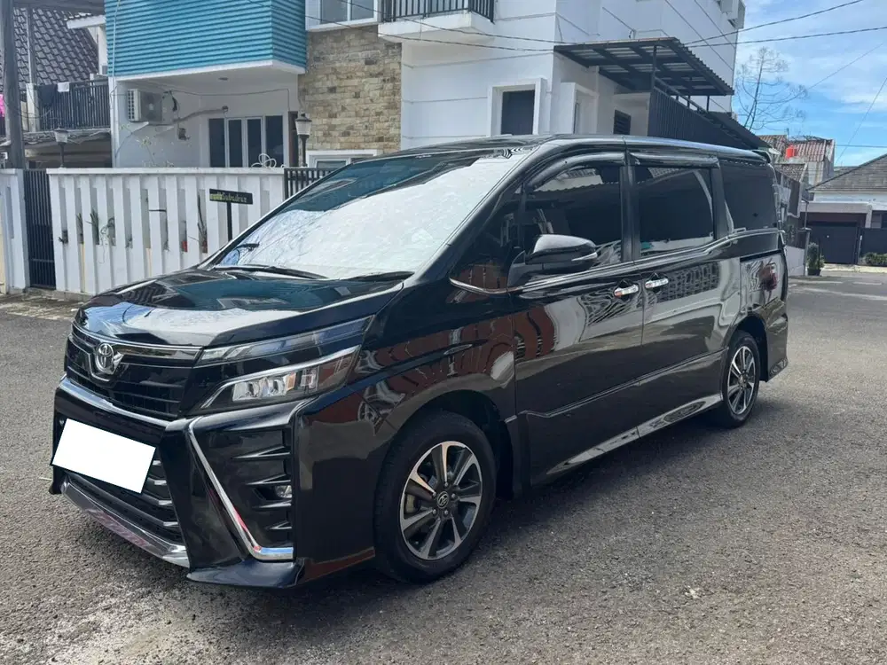 Toyota Voxy 2021 AT | Hitam | Tangan Pertama