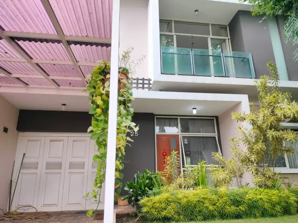 Dijual Rumah di Kota Baru Parahyangan Bandung, Mewah Semifurnish Hadap Timur
