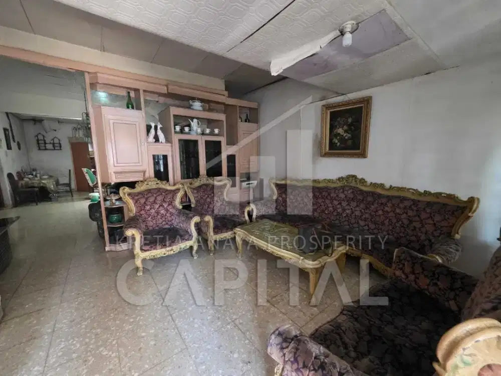 RUMAH HITUNG TANAH DI AREA KEMBAR MOHAMAD TOHA BISA DIBANGUN ULANG JADI 3-4 RUMAH