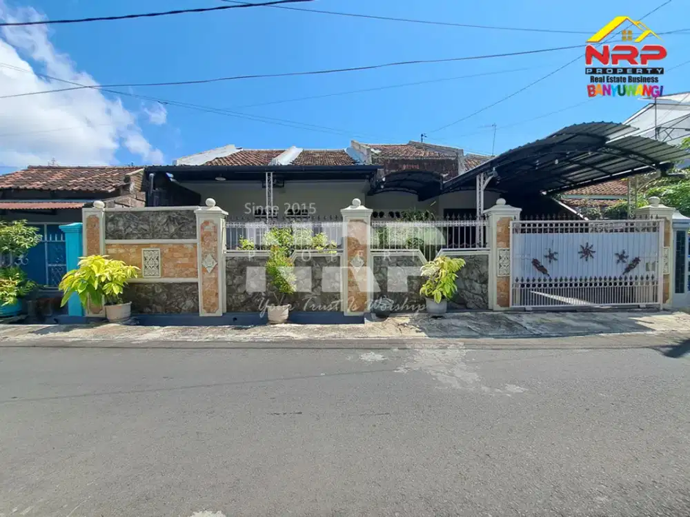 Dijual rumah luas di belakang Santika Banyuwangi ini siap jadi hunian impianmu.