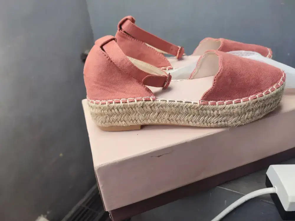 Sepatu velvet plat insole 5 cm