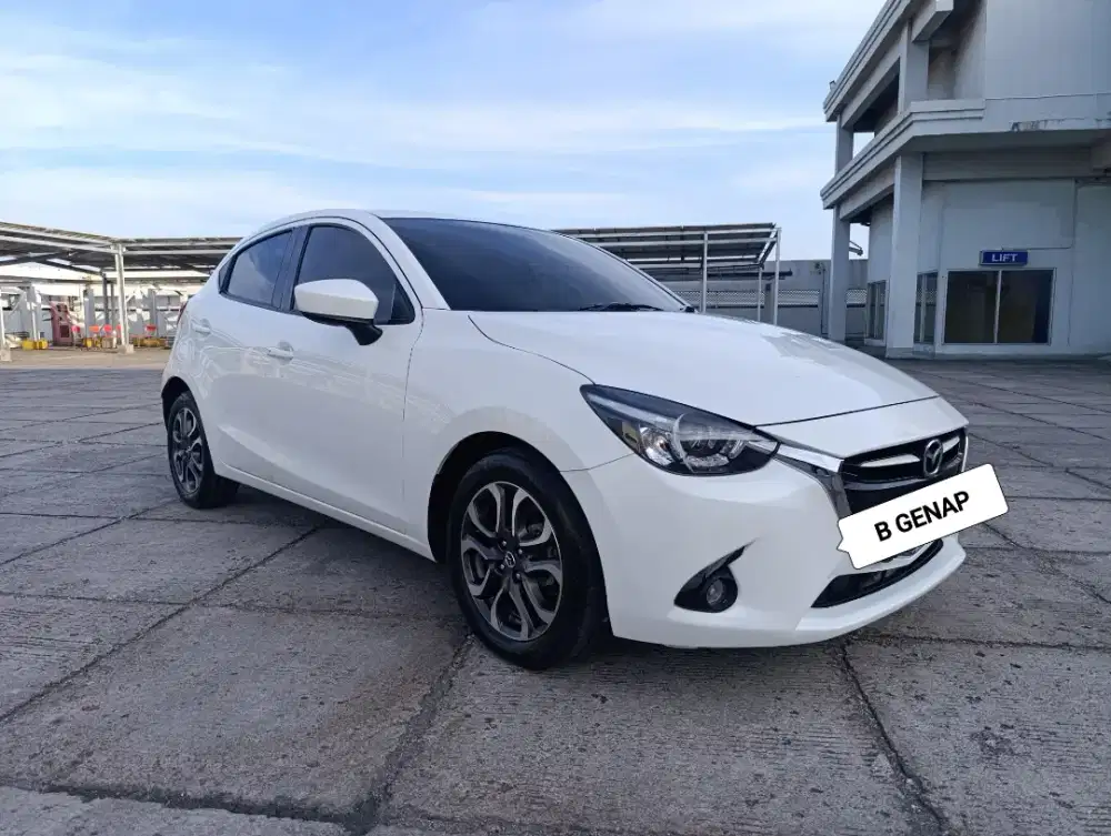 Cakep!!(KM72RB) (TDP27JT) MAZDA 2 HATCHBACK R AT 2016