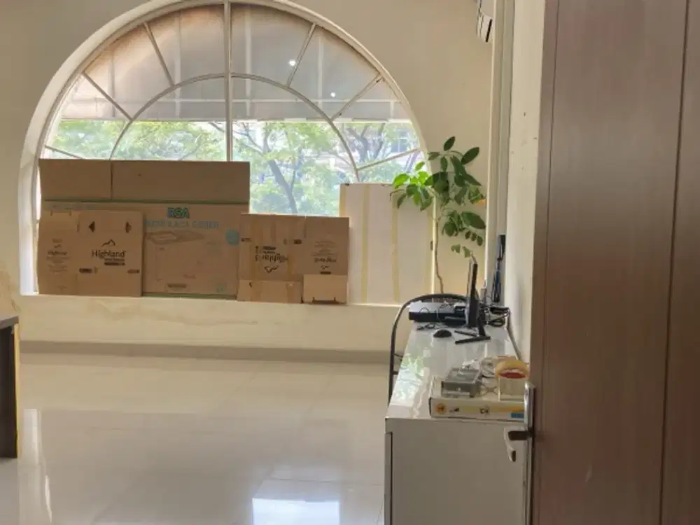 DISEWAKAN RUKO GREENLAKE LANTAI 2