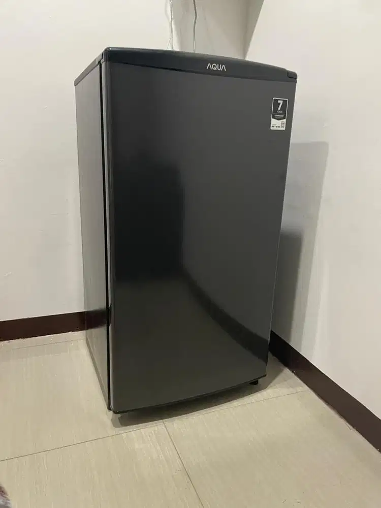 Kulkas ASI merk AQUA