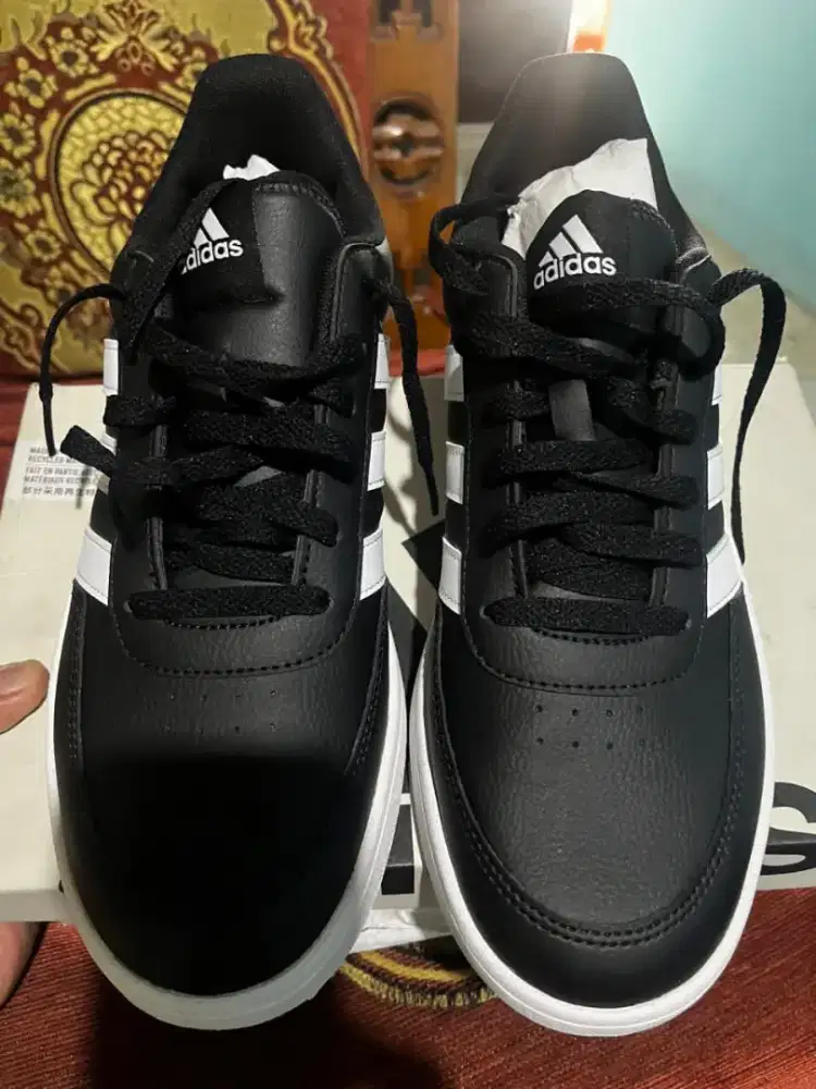 Sepatu adidas breaknet