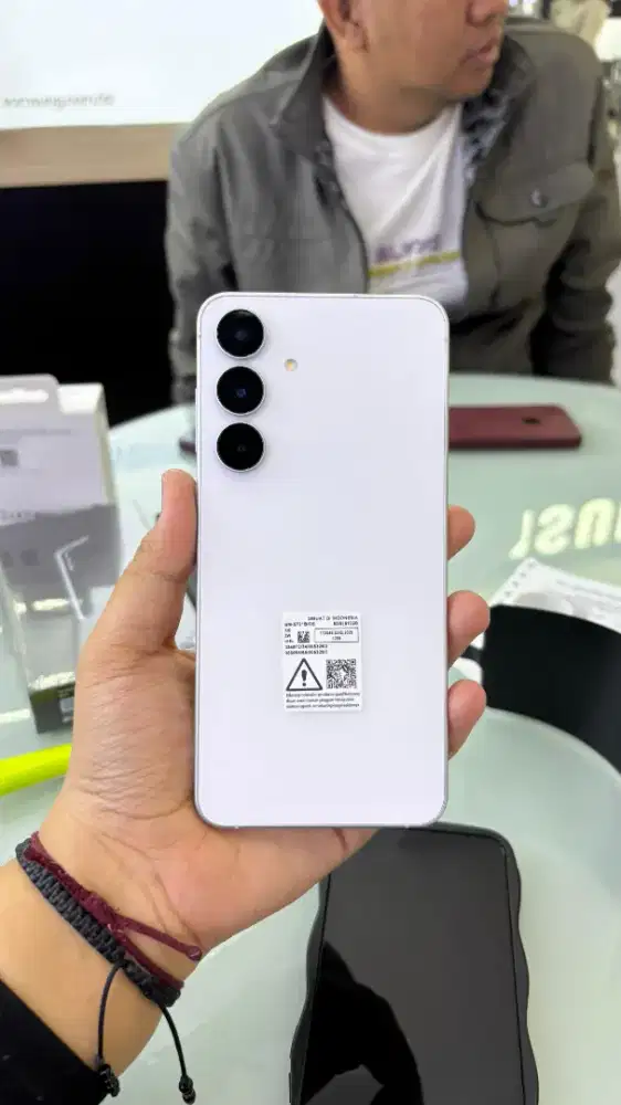 SAMSUNG GALAXY S25 FE 12/512GB WHITE CICILAN 0% TANPA DP dan APK