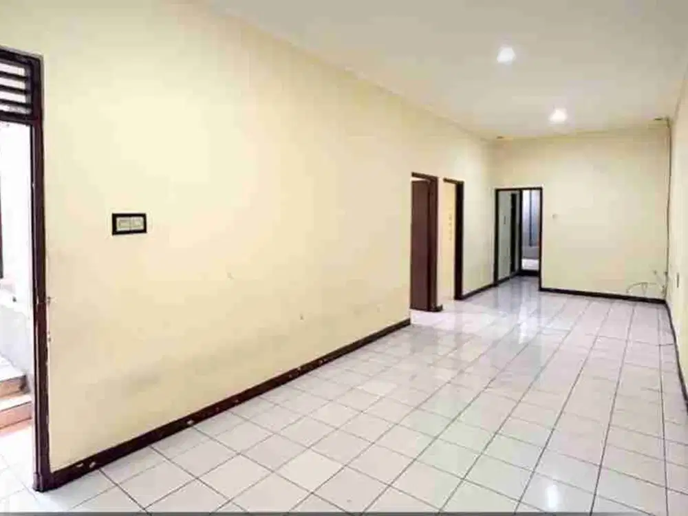 Dijual Rumah Lama LT 127 mtr harga 3.2 M sebrang KOKAS Jakarta Selatan