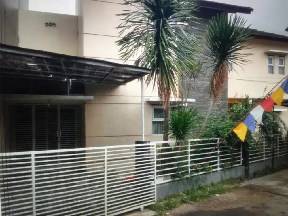 Dijual Rumah 2 Lantai di Komplek Budi Asri Cimahi Nyaman dan Luas