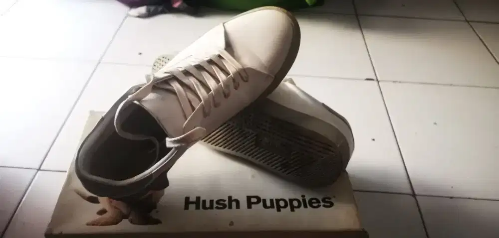 Sepatu kulit Hush Puppies