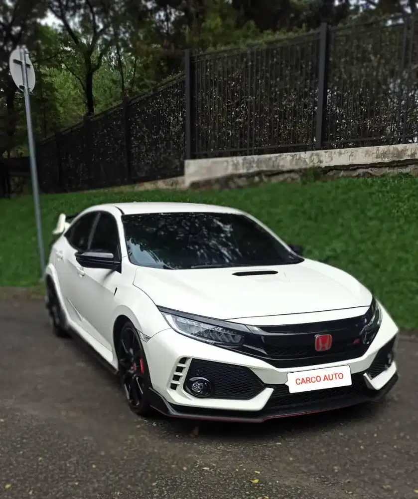 Honda Civic 2.0L 6 Speed  Type R 2018 Low km Like New