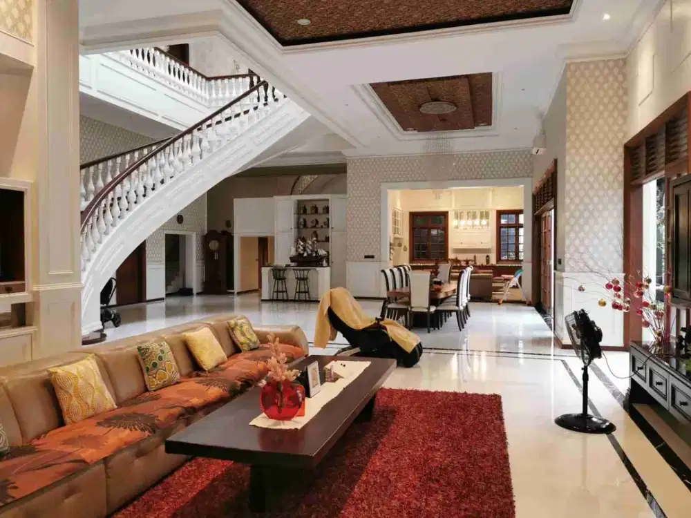 Dijual rumah mewah di PIK