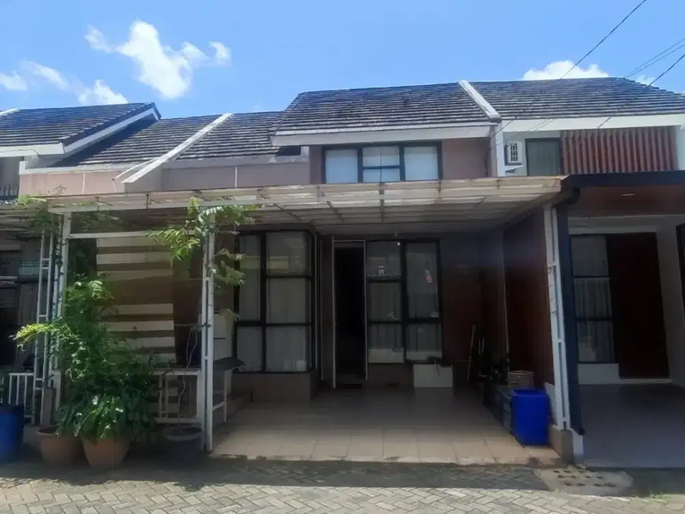 Dijual Rumah Full Furnished Ada Mezzanine di Flora Aryana Karawaci