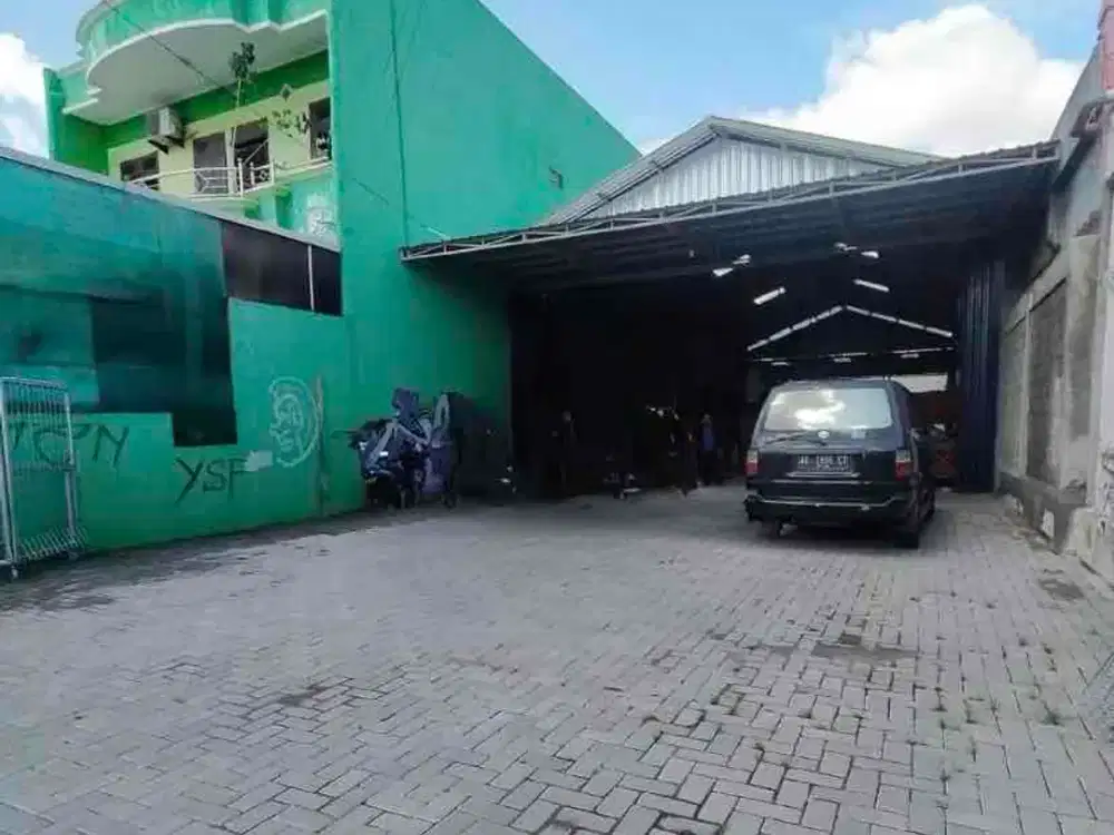 Disewakan gudang Akses kontainer