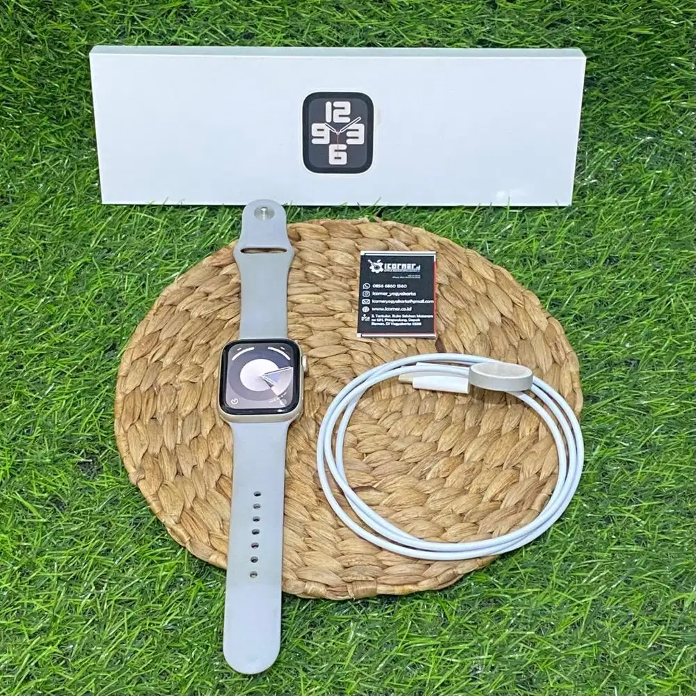 Apple Watch SE (Gen 2) 44mm - GPS - Starlight
