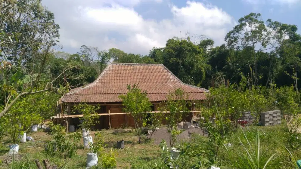 Dijual Tanah dengan  rumah kayu Rumah Kebun Slow Living