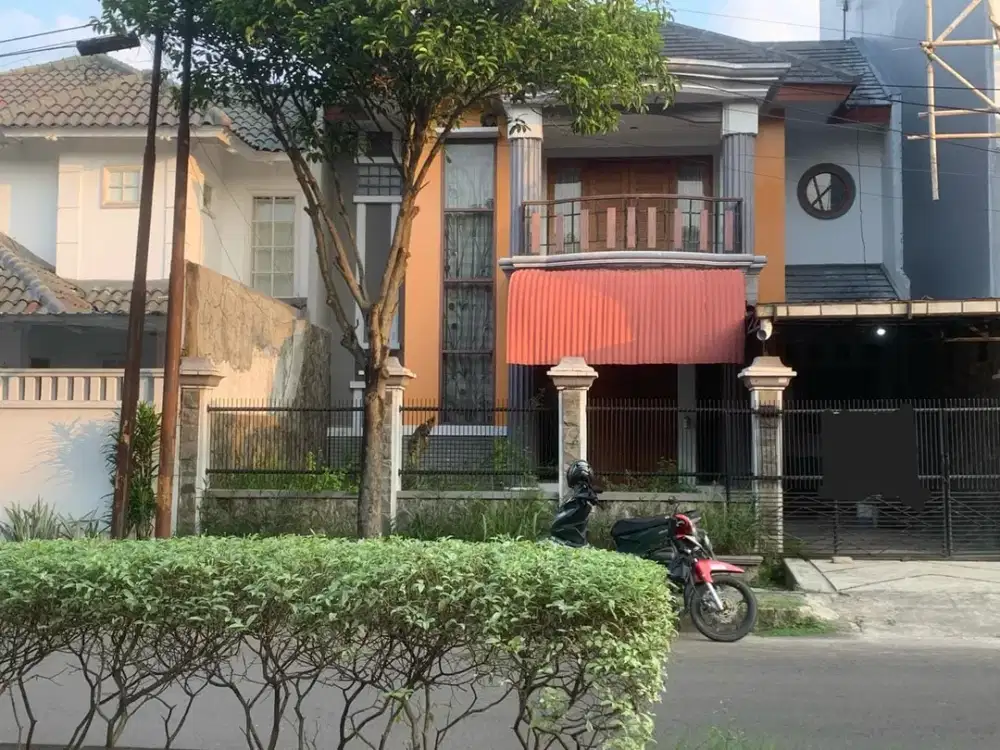 Fcgj. Rumah Disewakan di Perum Resinda Karawang