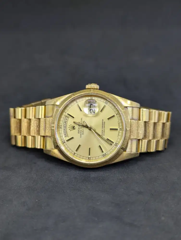 Rolex day date all gold 18K bark bezel bracelet