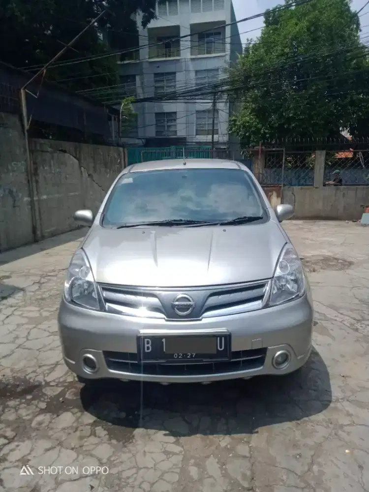 Nissan grand Livina XV 2012 manual