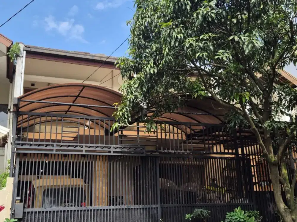 Dijual Rumah 2 Lantai Siap Huni di Komplek Istana Regency 2 Bandung Lokasi Strategis & Nyaman untuk Keluarga