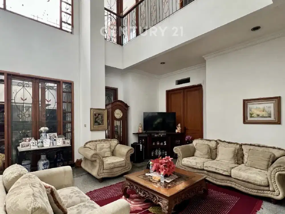 Rumah Tua 2 Lt Strategis Dan Tidak Banjir Di Kelapa Gading S9205