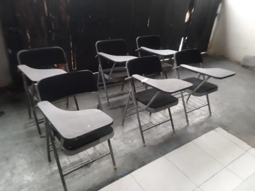 Kursi belajar lipat besi