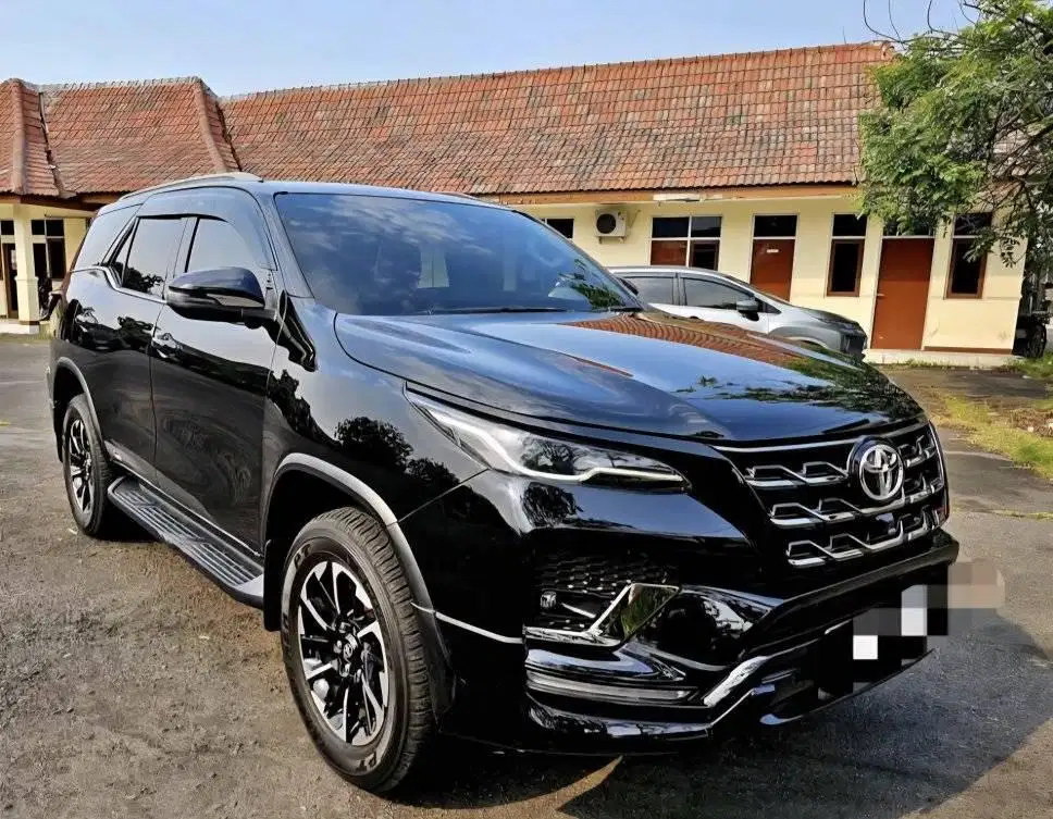 KM 30 RB # FORTUNER VRZ 2.8 GR AT 2022 - RECORD