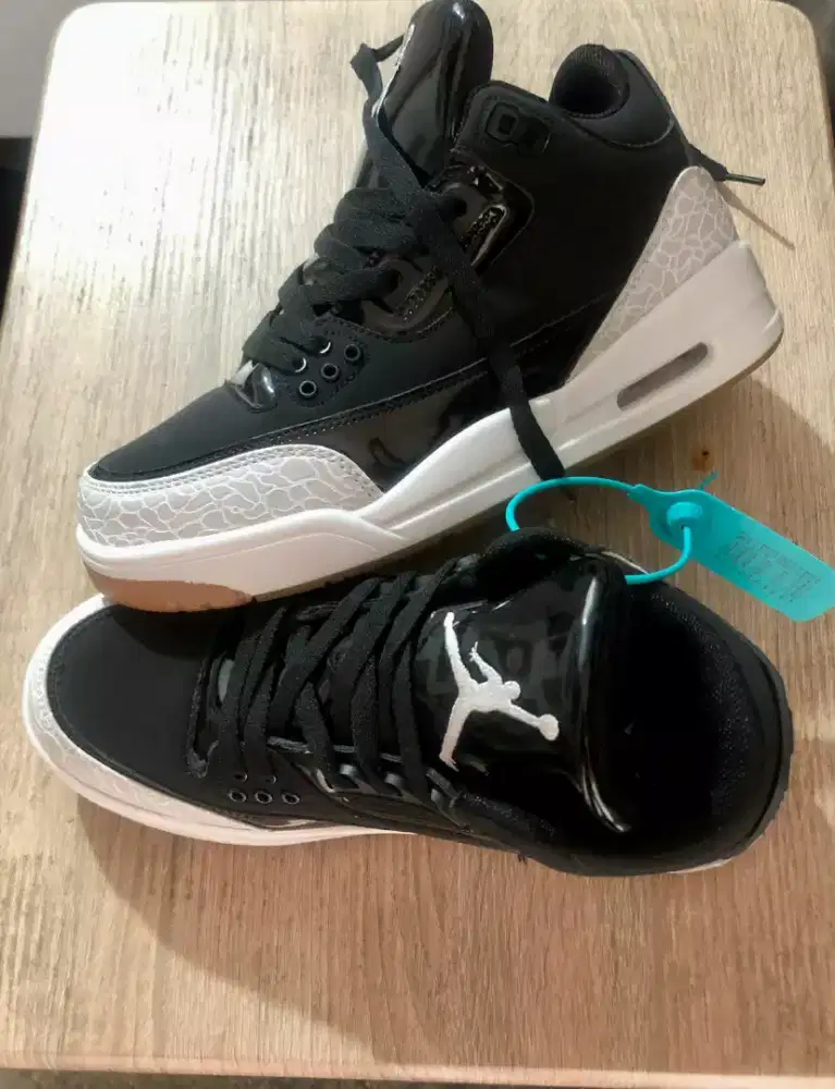 Sepatu pria wanita retro