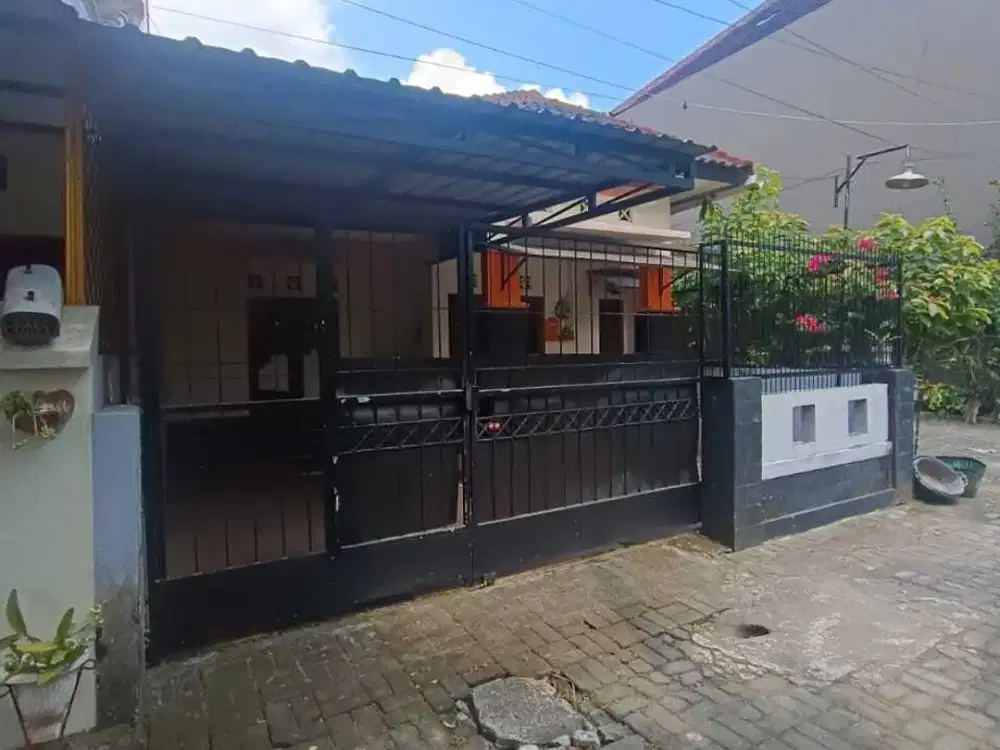 dijual rumah di sleman dekat kampus UGM di jalan kaliurang km 6 mlati