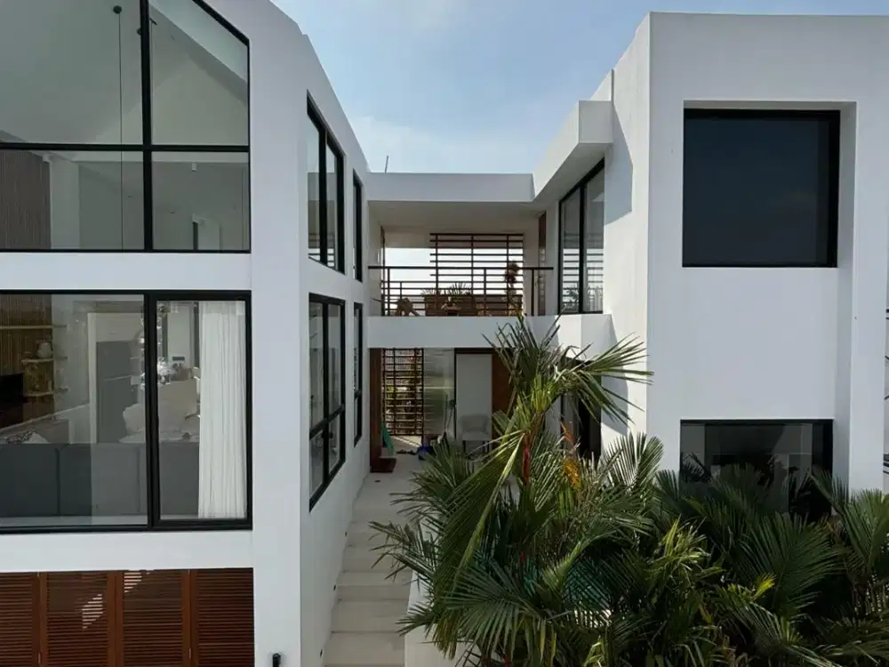Villa 2-Kamar Tidur dengan Arsitektur Modern di Buduk