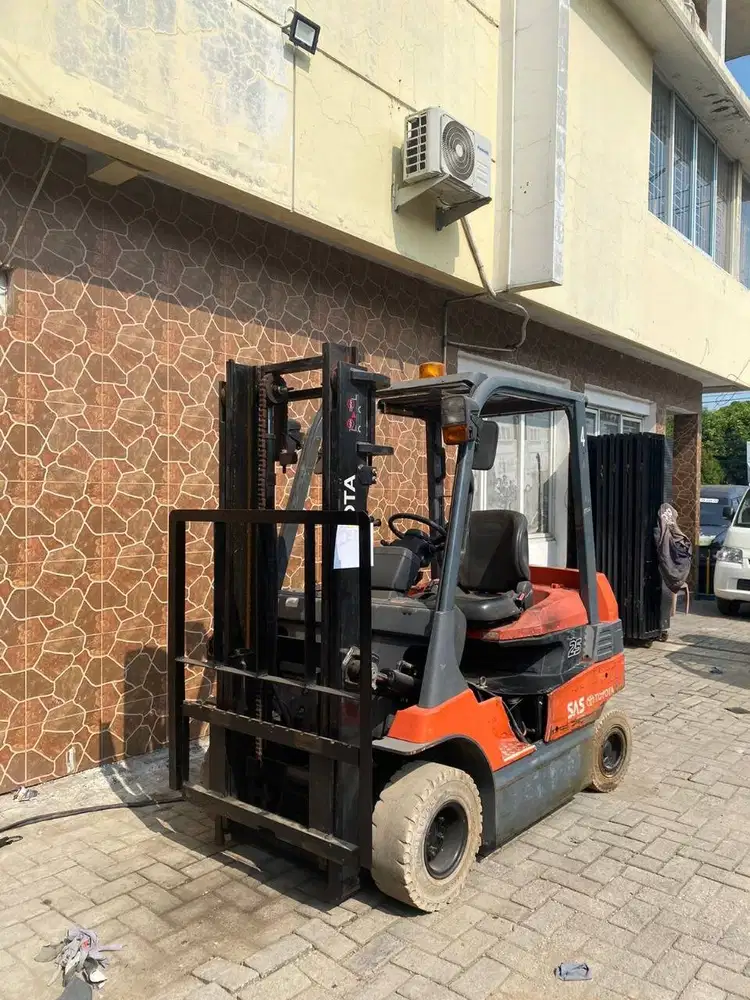 FORKLIFT 3 TON TOYOTA 7FB30