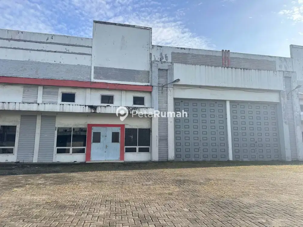 DISEWAKAN GUDANG AMPLAS WAREHOUSE JL PERTAHANAN - DAERAH AMPLAS