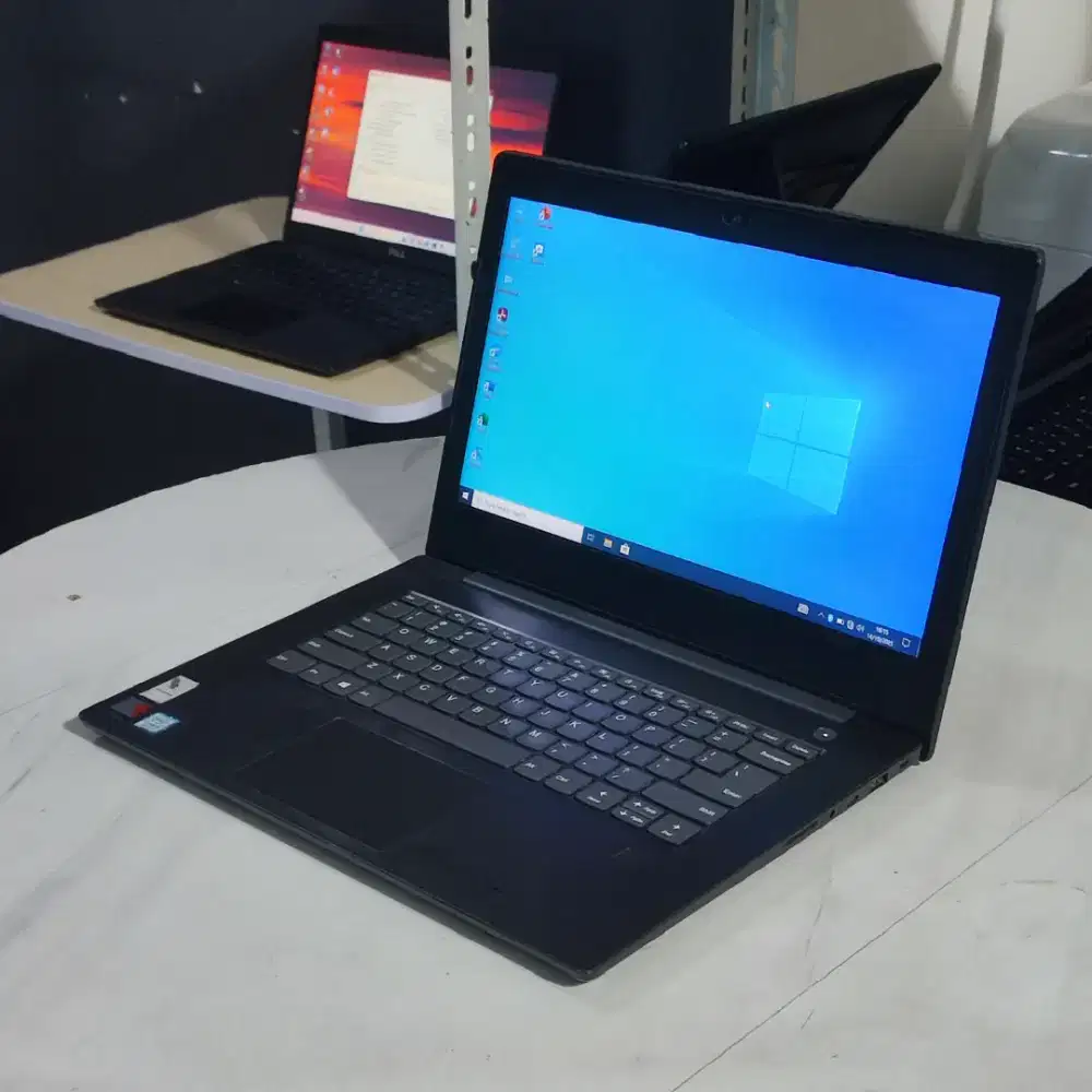 Lenovo V330-14 core i5 gen8 double vga 2gb