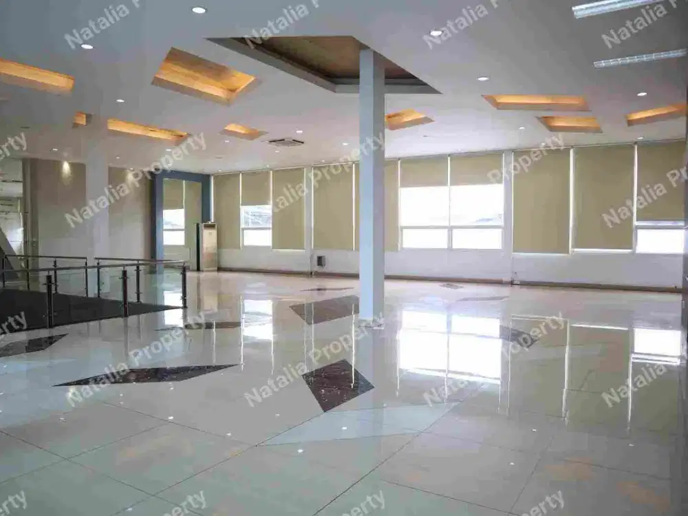 DISEWAKAN KANTOR MEWAH