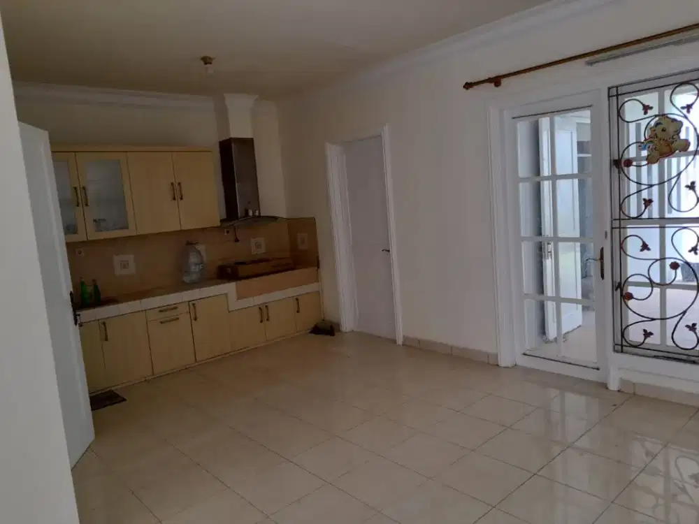 DIJUAL RUMAH SIAP HUNI BERLOKASI STRATEGIS DENGAN LINGKUNAN RUMAH ASRI