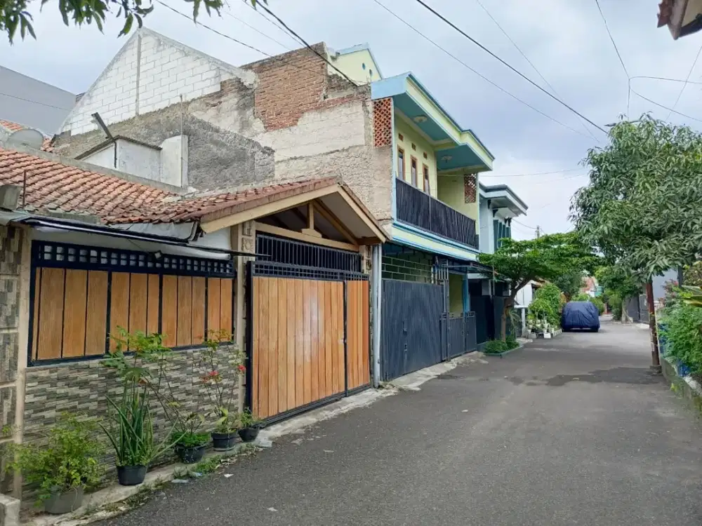 Jual cepat rumah di Komplek Panghegar Permai lokasi super strategis