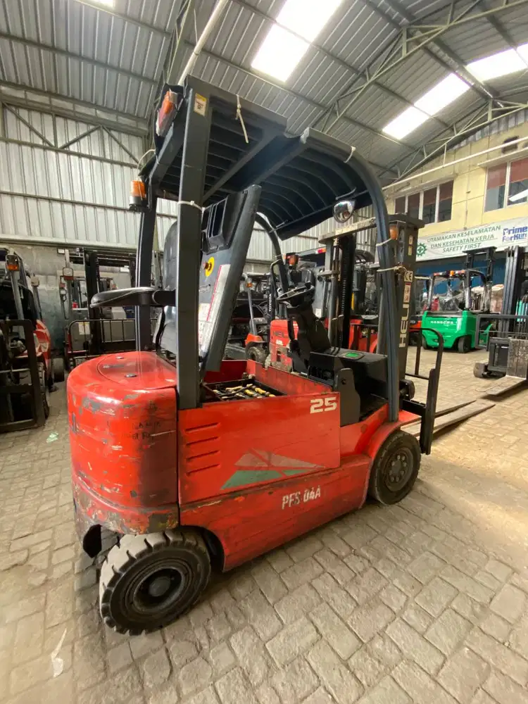 FORKLIFT HELI CPCD25 KAPASITAS 2.5 TON