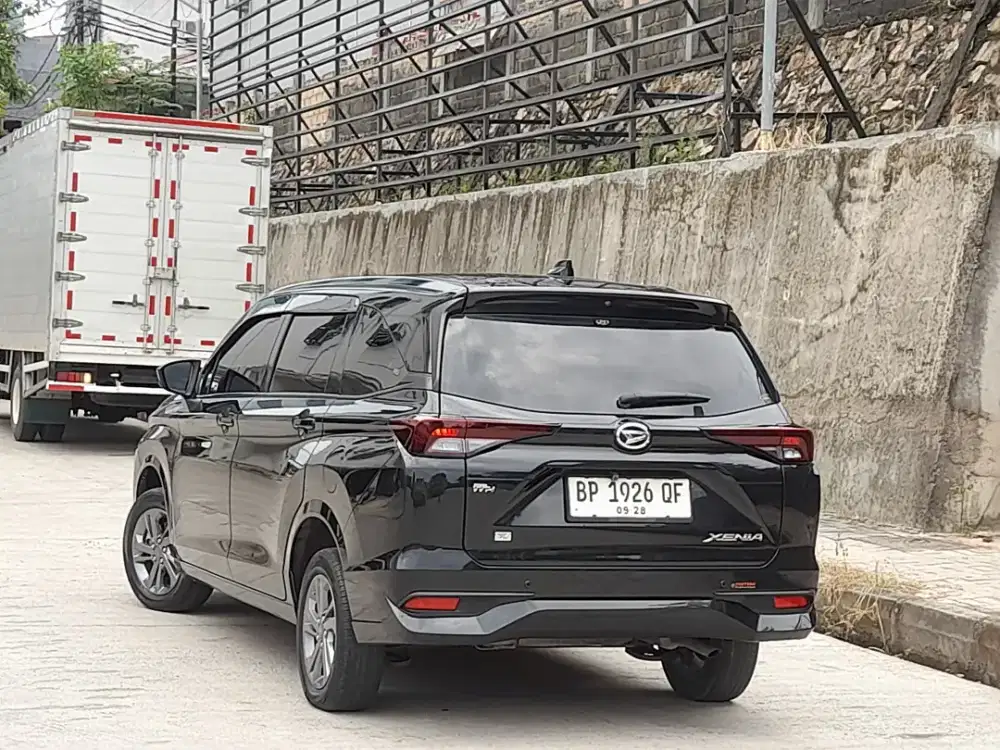 DAIHATSU XENIA PEMAKAIAN PRIBADI PAJAK HIDUP STNK BPKB LENGKAP