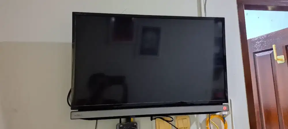 Second LED TV 32 inch Merk Toshiba