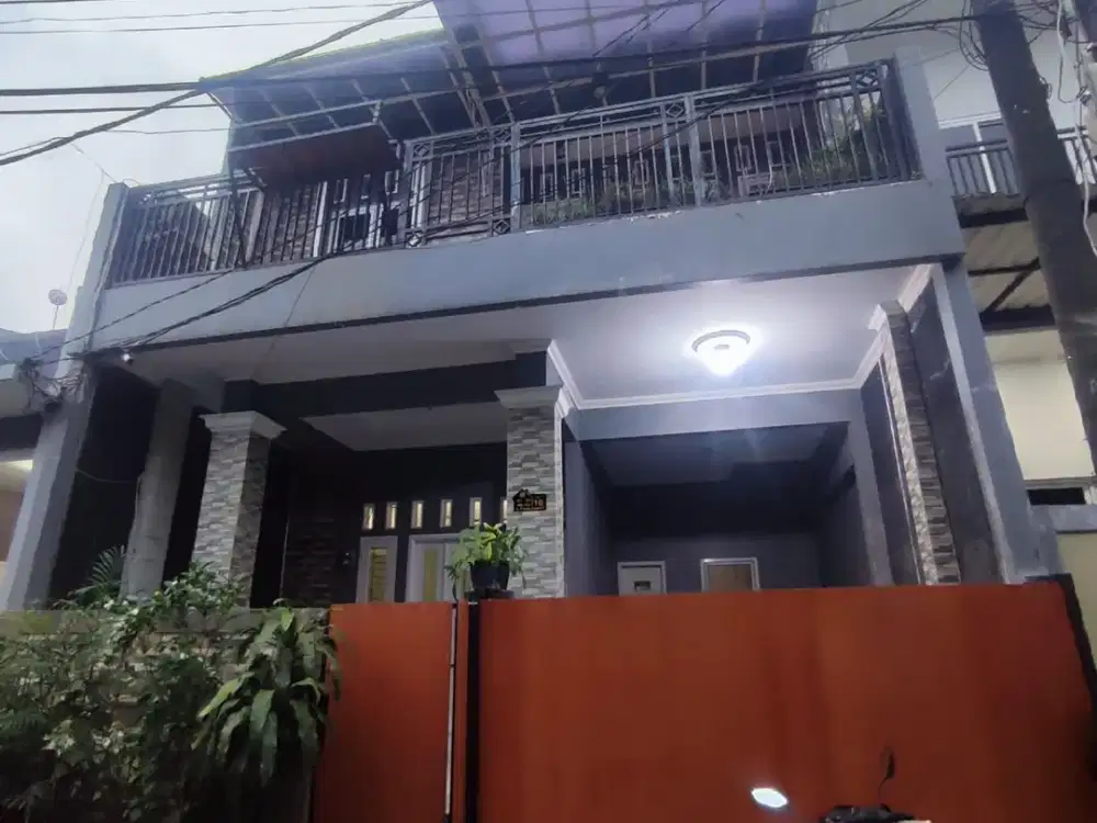 Rumah 2 Lantai 15 menit ke Stasiun Bekasi Siap KPR Hadap Utara J-38508
