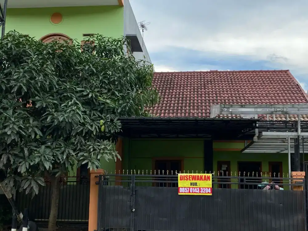 Disewakan Rumah Strategis Paling Depan Komplek Ujung Berung ccok usaha