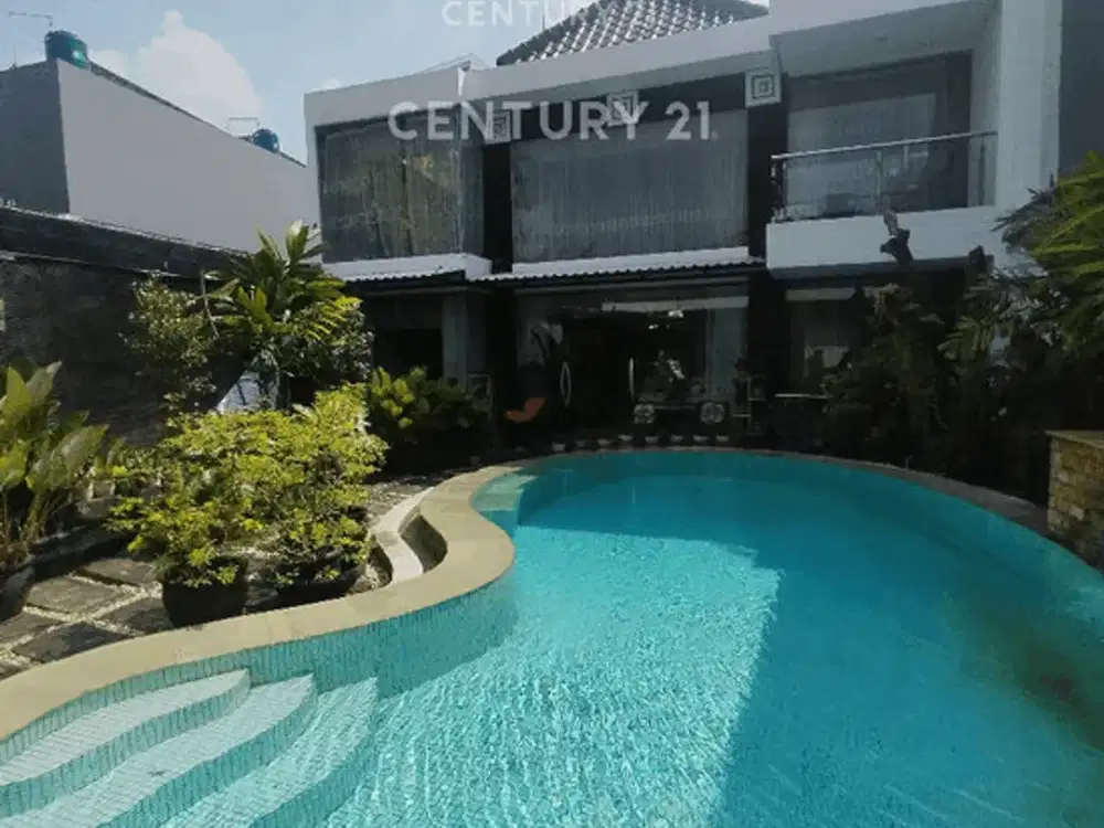 Rumah Mewah Strategis Ada Kolam Renang Di Duren Sawit S8958