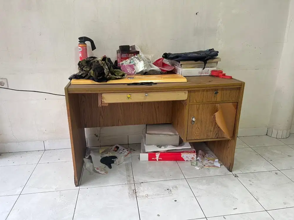 Meja belajar atau kerja