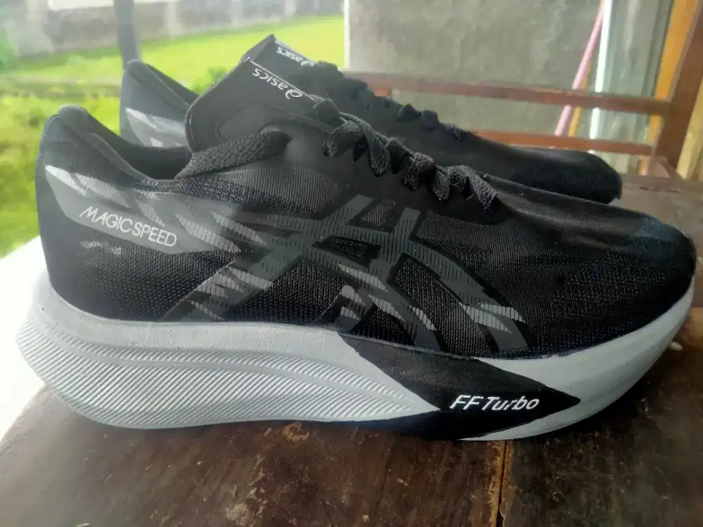Asics Magic Speed sz 42
