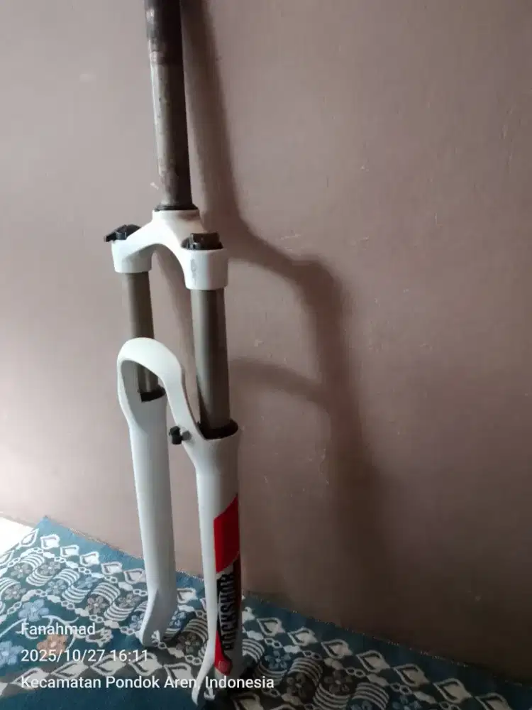 Fork suntour 26decal rockshox(minus lock&bercak halus)