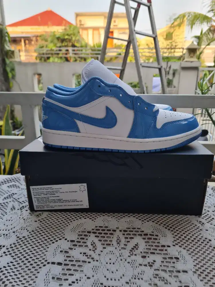 AIR JORDAN 1 LOW LEGEND BLUE BNIB RESMI