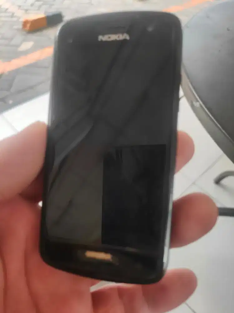 Nokia C6-01 Warna Hitam